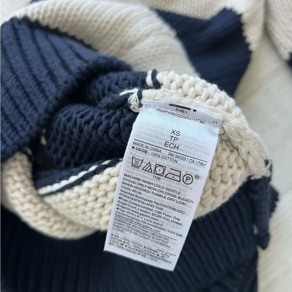 Banana Republic Navy & White Striped Crewneck Sweater - Picture 7 of 8